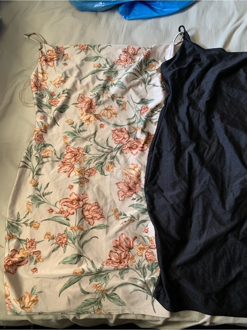 DRESS BUNDLE ‼️ - Picture 3 of 6